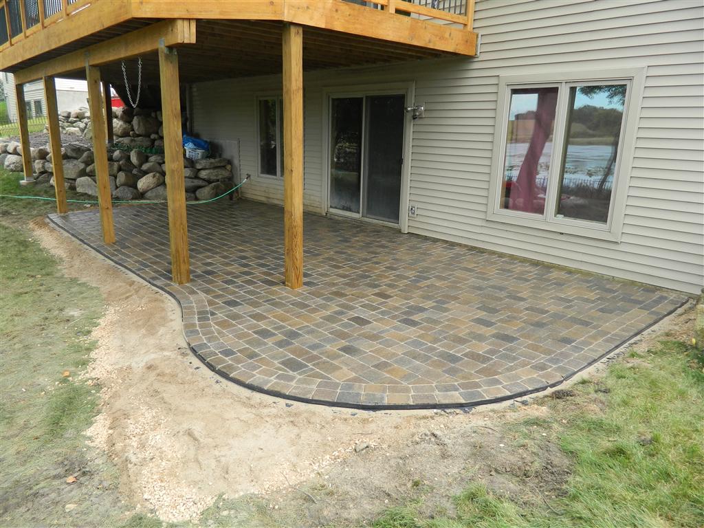 Landscape contractor Woodbury, MN Devine Design Hardscapes